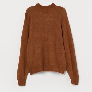 Brown sweater, perfect for fall season